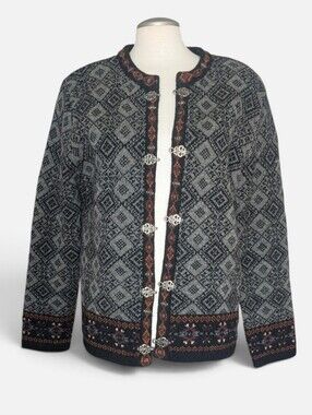 Skyr Women's 100% Wool Cardigan Size Large Metal Clasp Closure Nordic Sweater